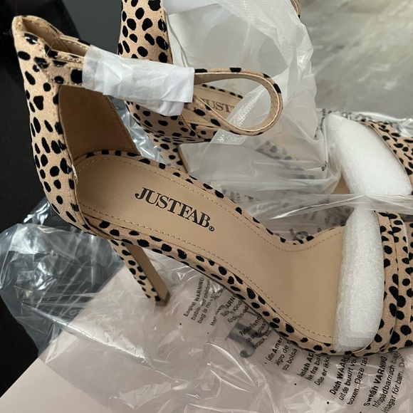 JustFab Dress Sandals (Size 6.5) - Picture 3 of 8